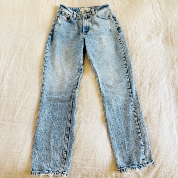 Abercrombie & Fitch Women's High Rise Light Blue Jeans - Picture 3 of 9